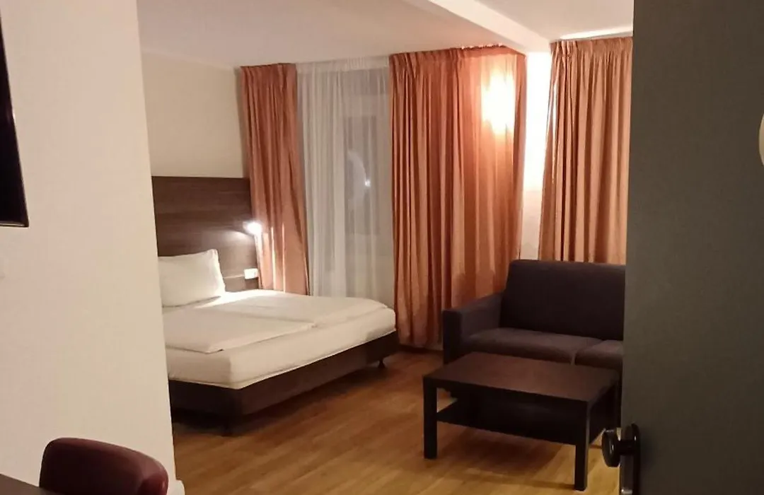 Hotel Ariana-1